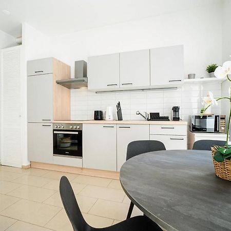 Chic Newly-Renovated Apartment Steps From Subway In Vienna'S Hernals District Eksteriør bilde