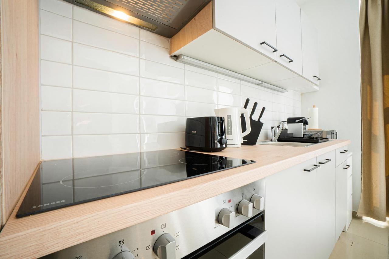Chic Newly-Renovated Apartment Steps From Subway In Vienna'S Hernals District Eksteriør bilde